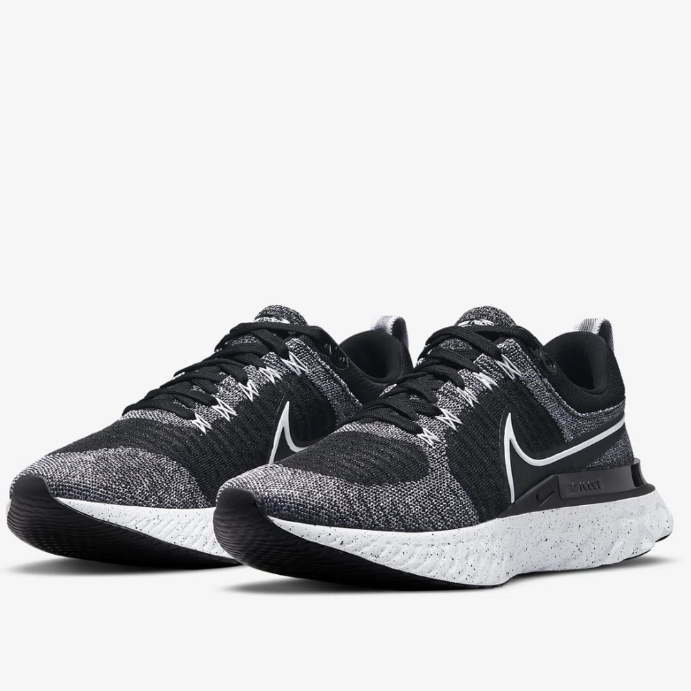 Nike Women's React Infinity Run Flyknit 2 Shoes in Oreo